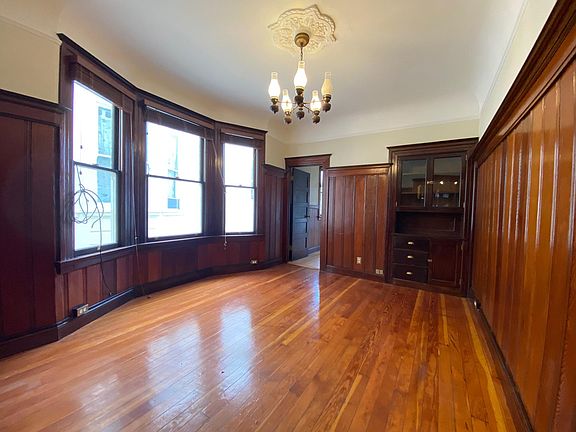 2nd image of 473 Sanchez St