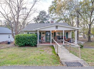 613 N Rhyne St, Gastonia, NC 28054