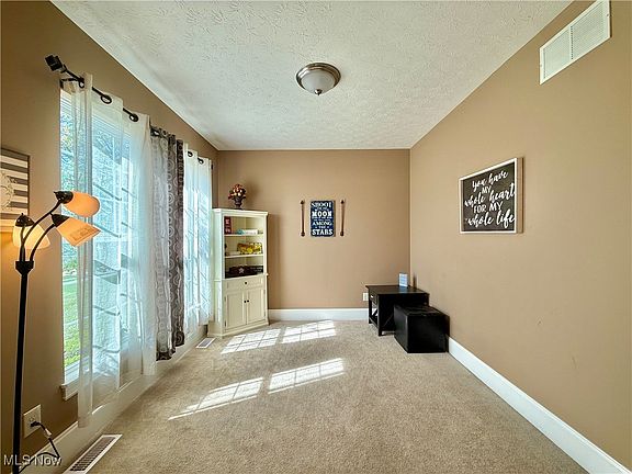 5th image of 6133 Tyndale Ln