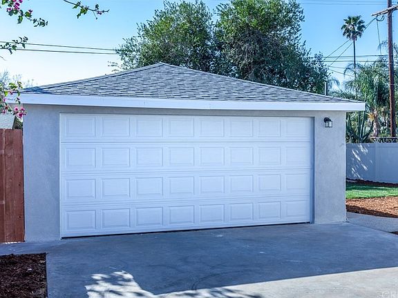 5th image of 22118 Valerio St