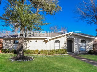 7115 Chinaberry Rd, Dallas, TX 75249