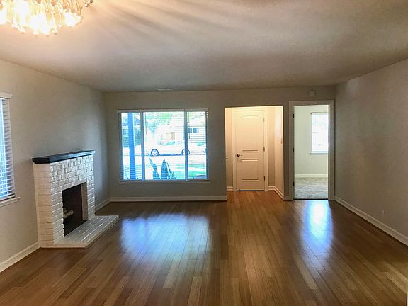 5th image of 1449 Jeffery Ave
