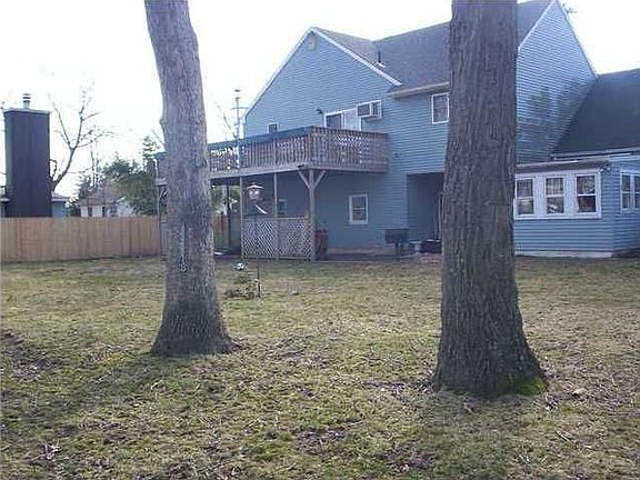 Large fenced lot 100x100.