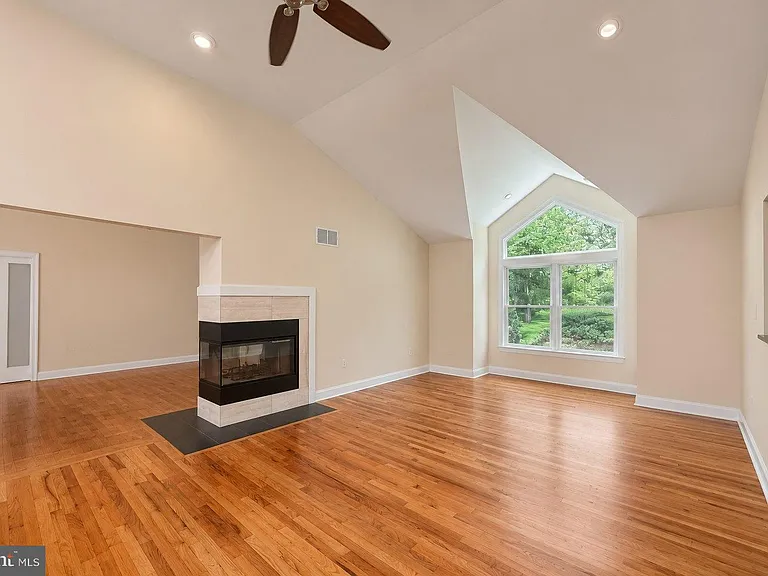 947 Cherry Hill Rd — Photo 11