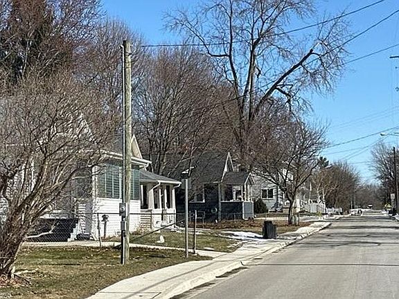 4th image of 103 Butler St