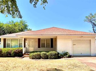 1704 Cedar Ln, Ponca City, OK 74604