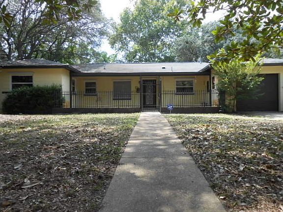 2nd image of 81 Waynel Cir