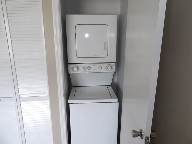 902 Plaza Dr #5 — Photo 12