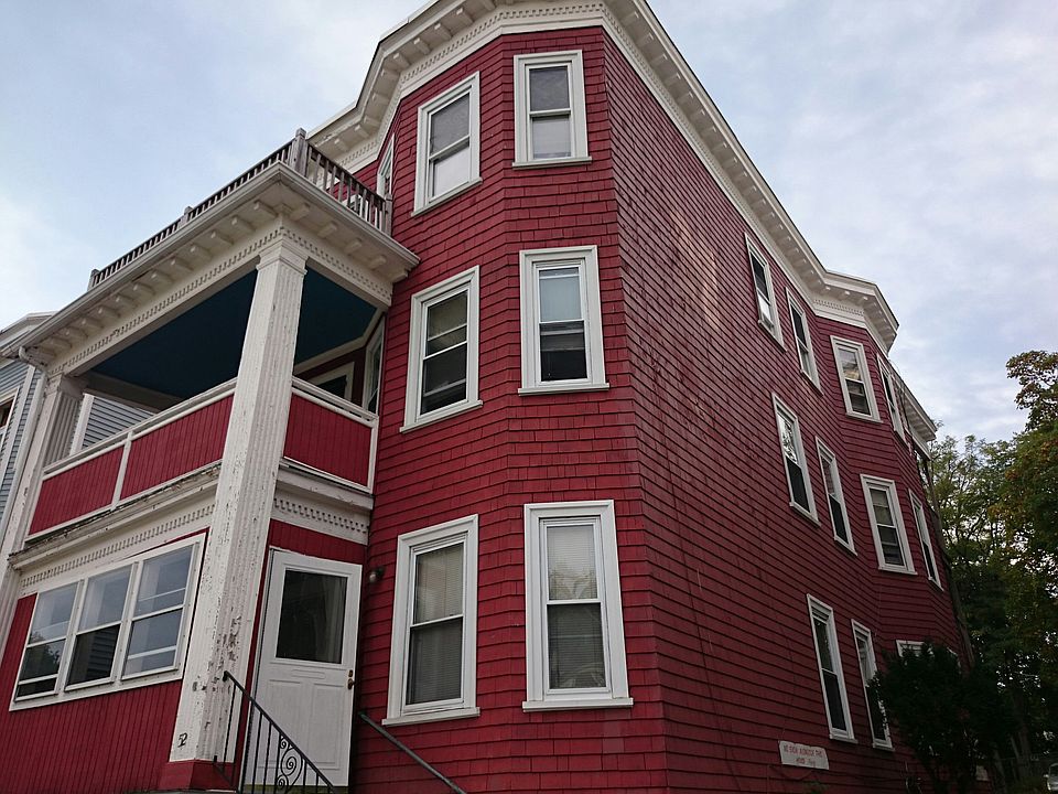 2nd image of 52 Fuller St