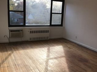 15 Park Hill Ave #3M, Great Neck, NY 11021