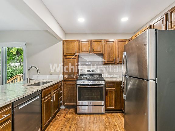 5th image of 2110 W Haskell St