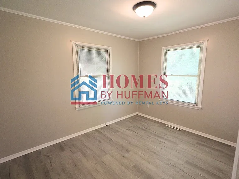 1150 E Olmstead Ave — Photo 12