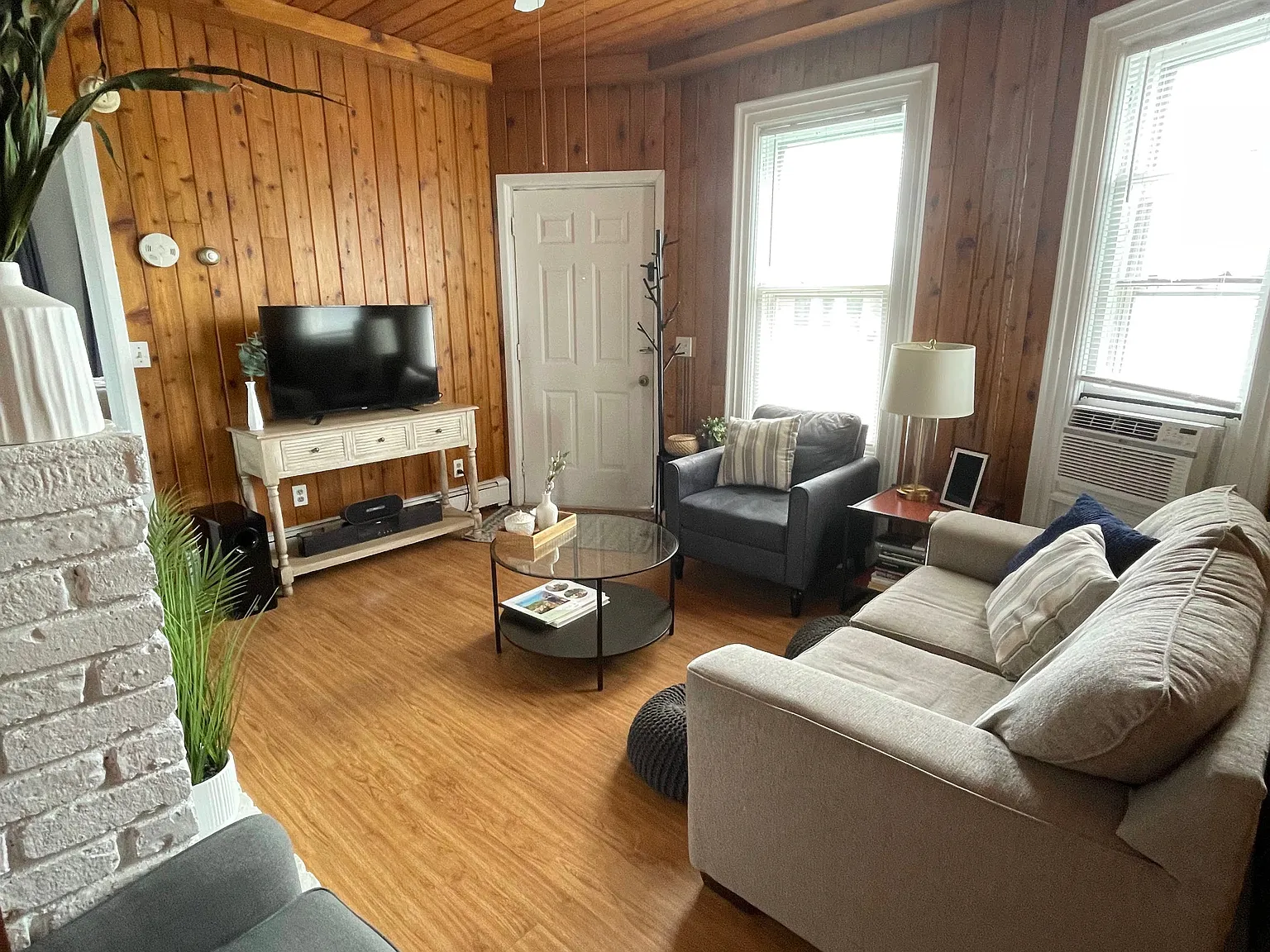 2 bed, 1078 sqft, $2,500 — Photo 2