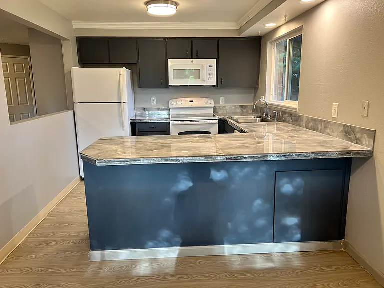 17030 Merlo Rd #2BR — Photo 4