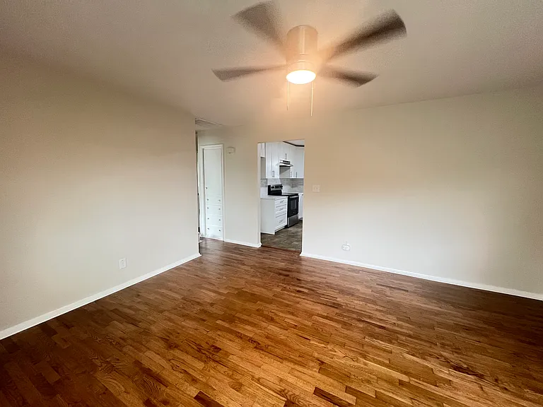 1827 S Glencrest Dr — Photo 3