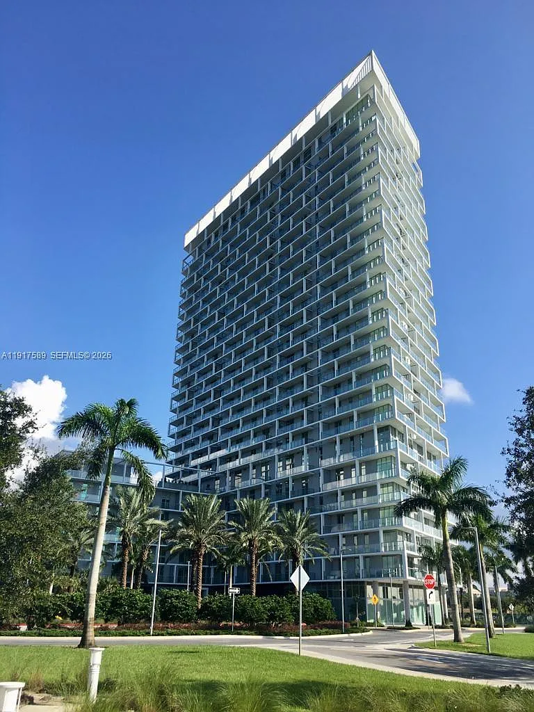 2 bed, 877 sqft, $3,500 — Photo 1