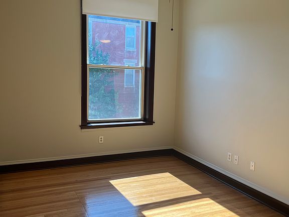 3rd image of 3556 W Wrightwood Ave #2F