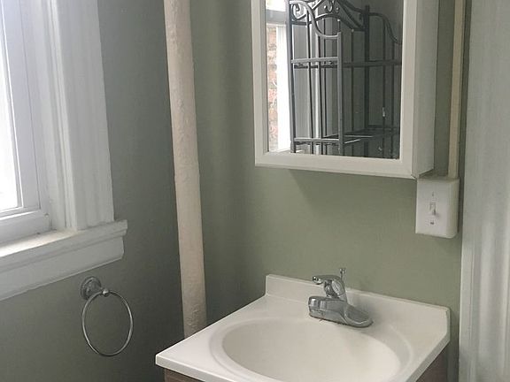 4th image of 3200 Stuart Ave