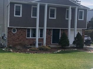 282 Cook St, Huntington Station, NY 11746