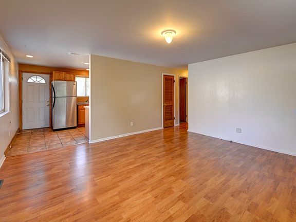 3095 E. Euclid Exterior