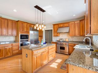 15 Jonathan Dr, Robbinsville, NJ 08691