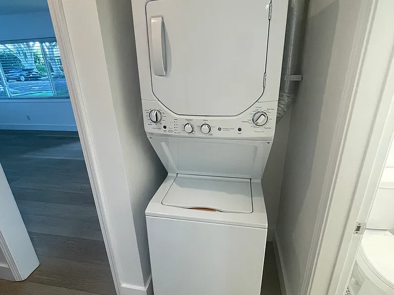1604 Clay St #1604 — Photo 8