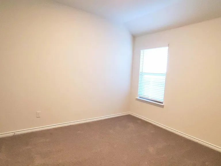 808 Marigold St — Photo 15