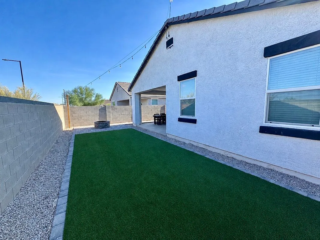 4 bed, 3.0 bath, 2025 sqft, $2,550 — Photo 3
