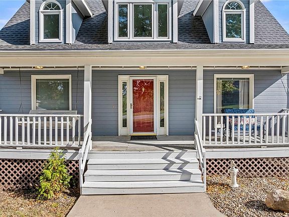 2nd image of 15145 Lakeport Ln