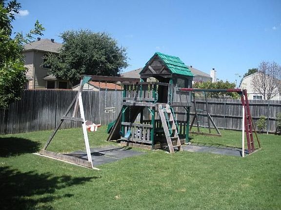 5th image of 7508 Amsterdam Ln