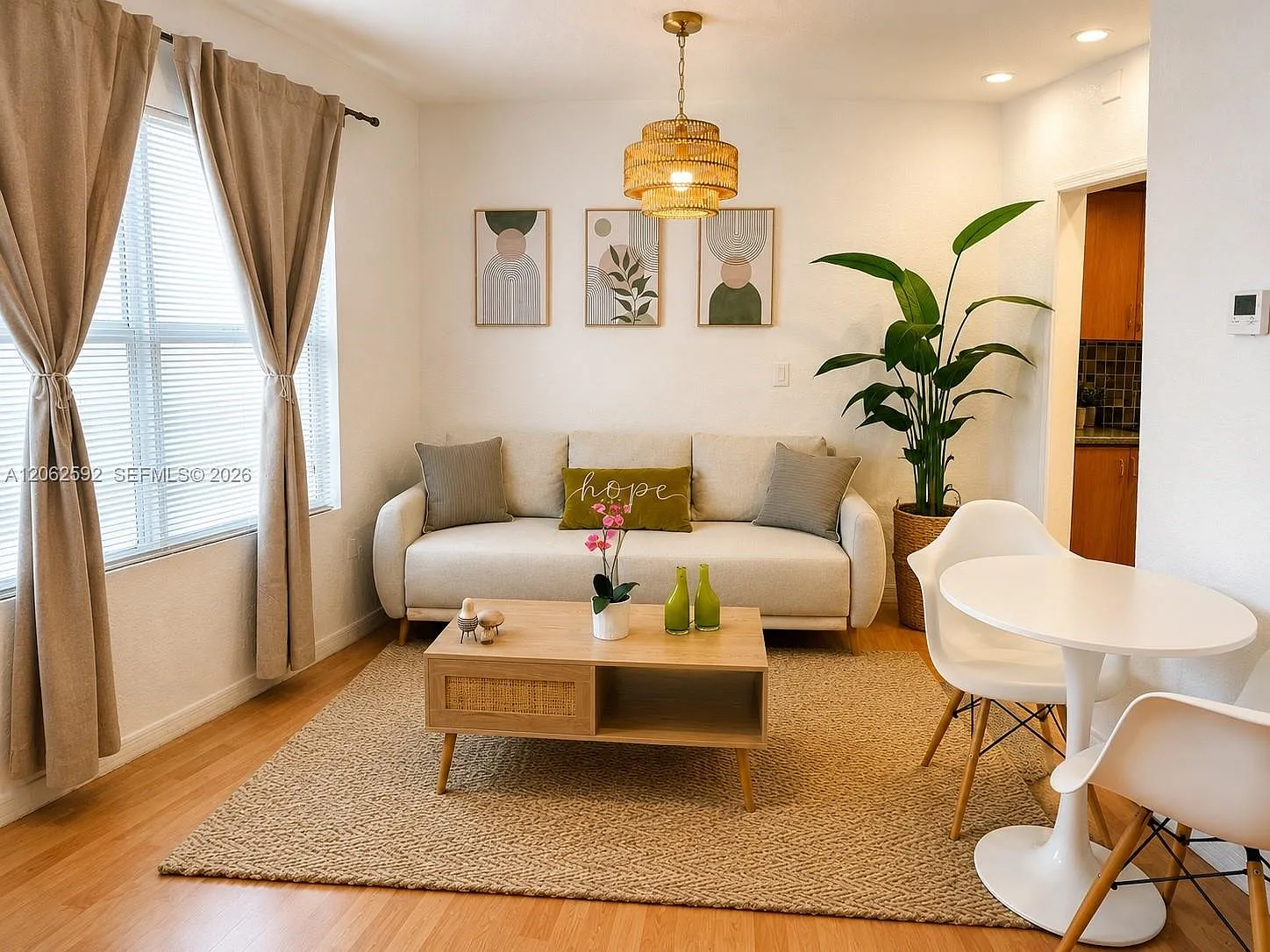 Welworth Condo — Photo 1