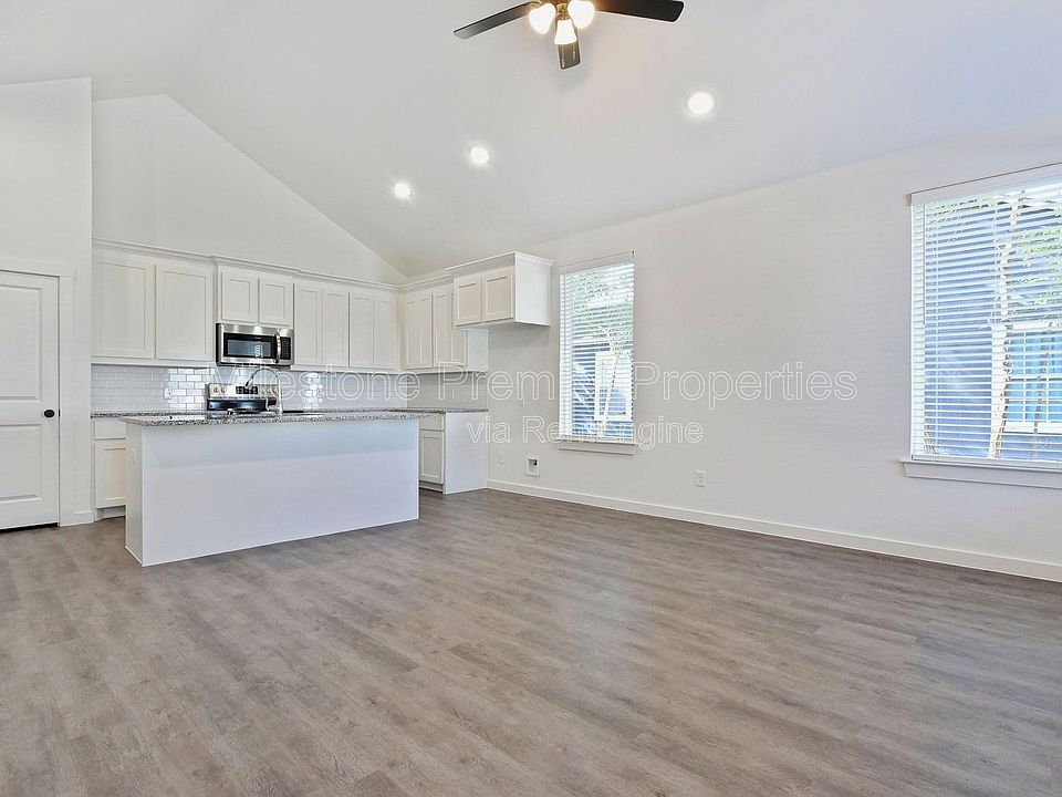 1st image of 718 W Texas St #1