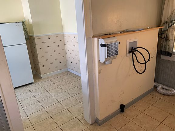 5th image of 211 Bellevue Ln