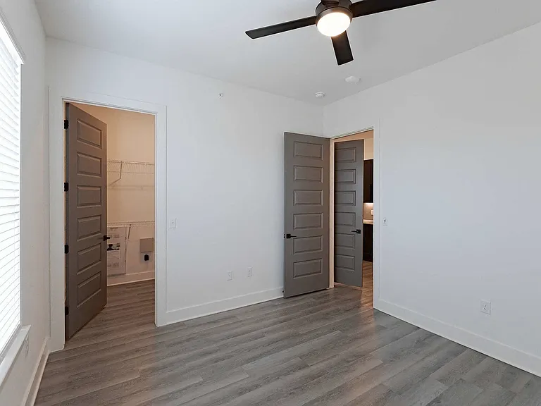 Linz Luxury Living — Photo 78