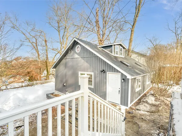 30 Shawnee Road, Putnam Valley, NY 10579