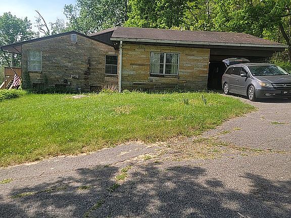 3rd image of 109 S Triangle Rd