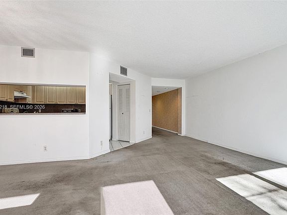 5th image of 900 SW 128th Ave APT 103D