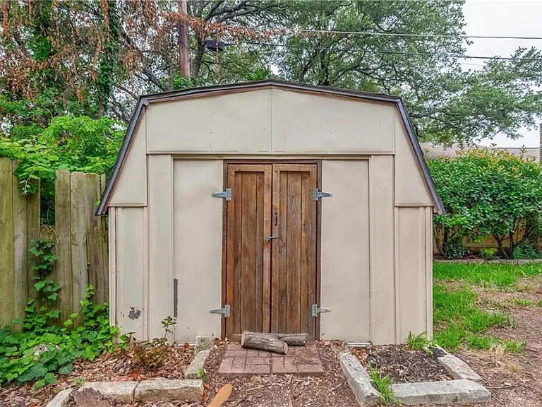 12118 Black Angus Dr — Photo 36