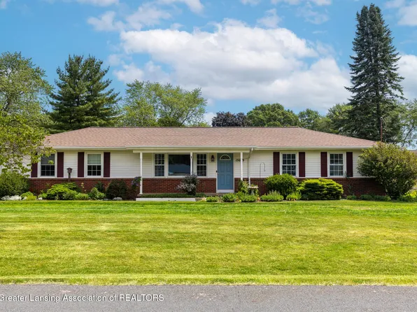 15089 Pinehurst Dr, Lansing, MI 48906