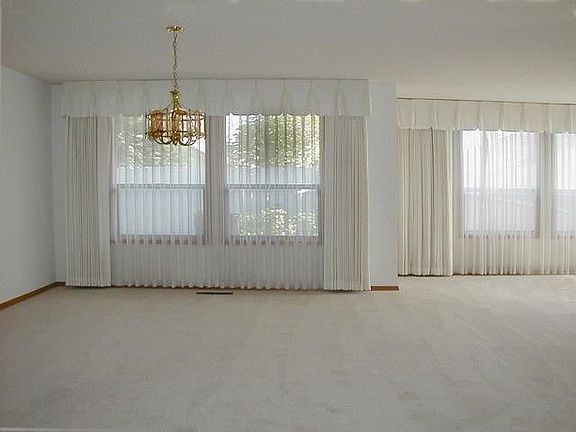 3rd image of 3015 SE 154th Ave