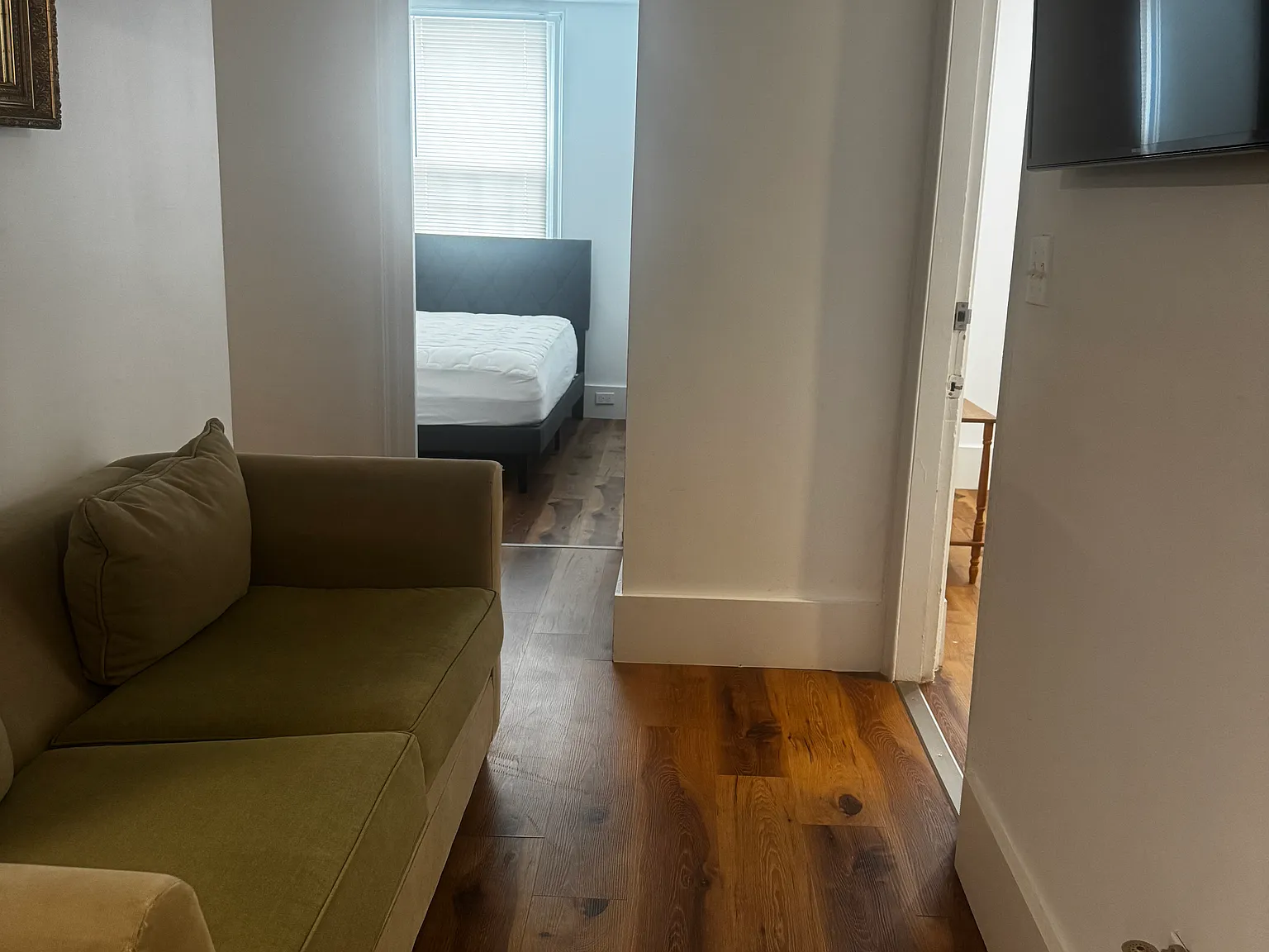 2 bed, 690 sqft, $2,400 — Photo 4