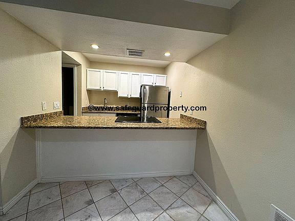 4th image of 4832 S Highland Cir APT 403
