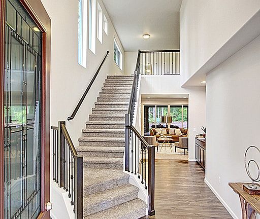 2nd image of 4726 Plover St NE