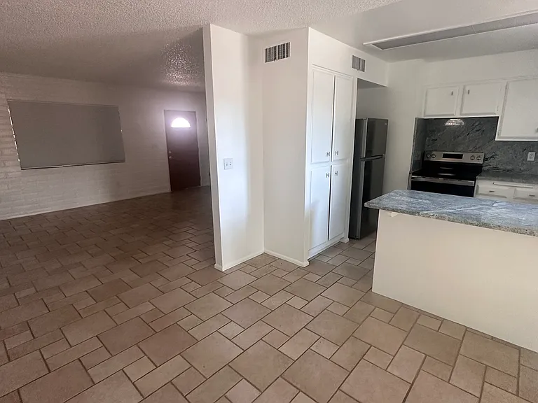 532 S Las Uvas — Photo 7