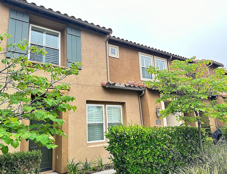 1st image of 17035 Calle Trevino Unit 4