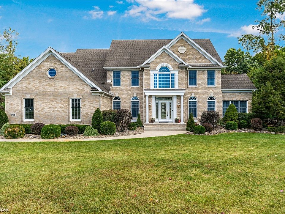 1st image of 165 Deer Valley Dr