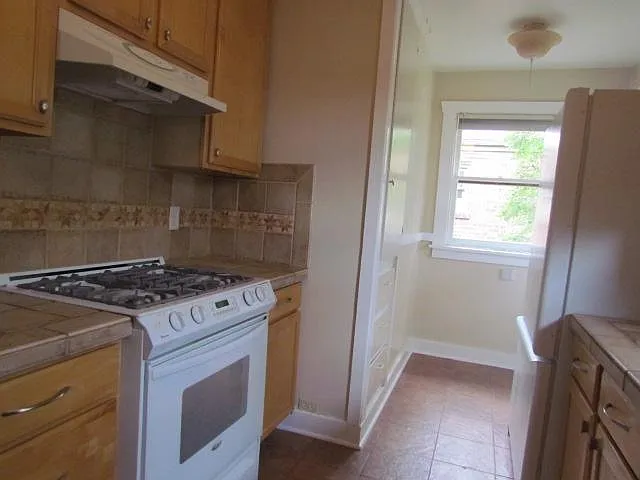 3428 N Newton St — Photo 17