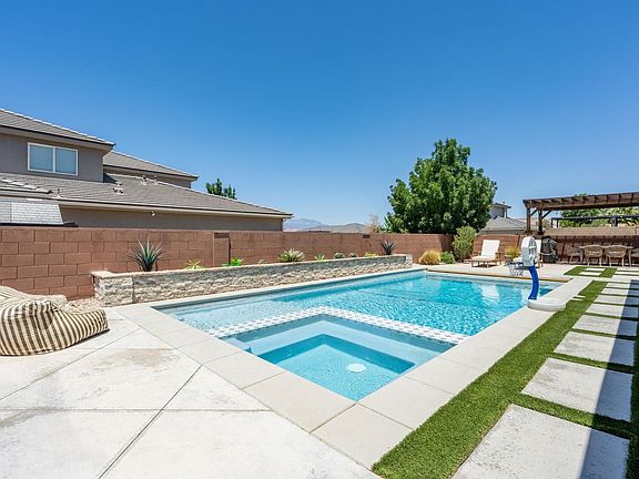 2nd image of 3145 E Holly Dr