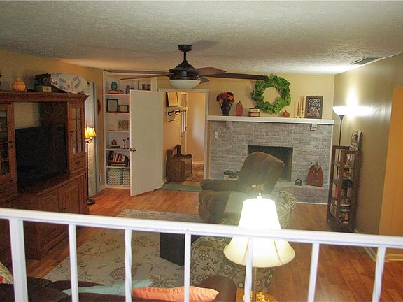 3rd image of 10283 N County Road 1000 E