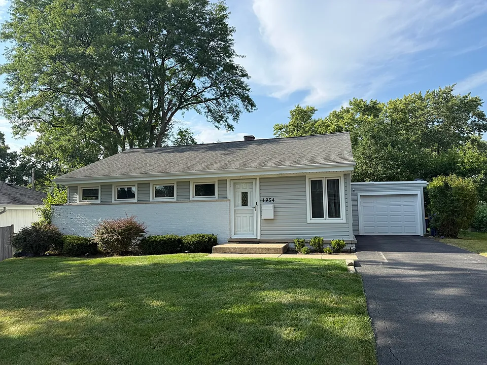 1954 Redwood Ln